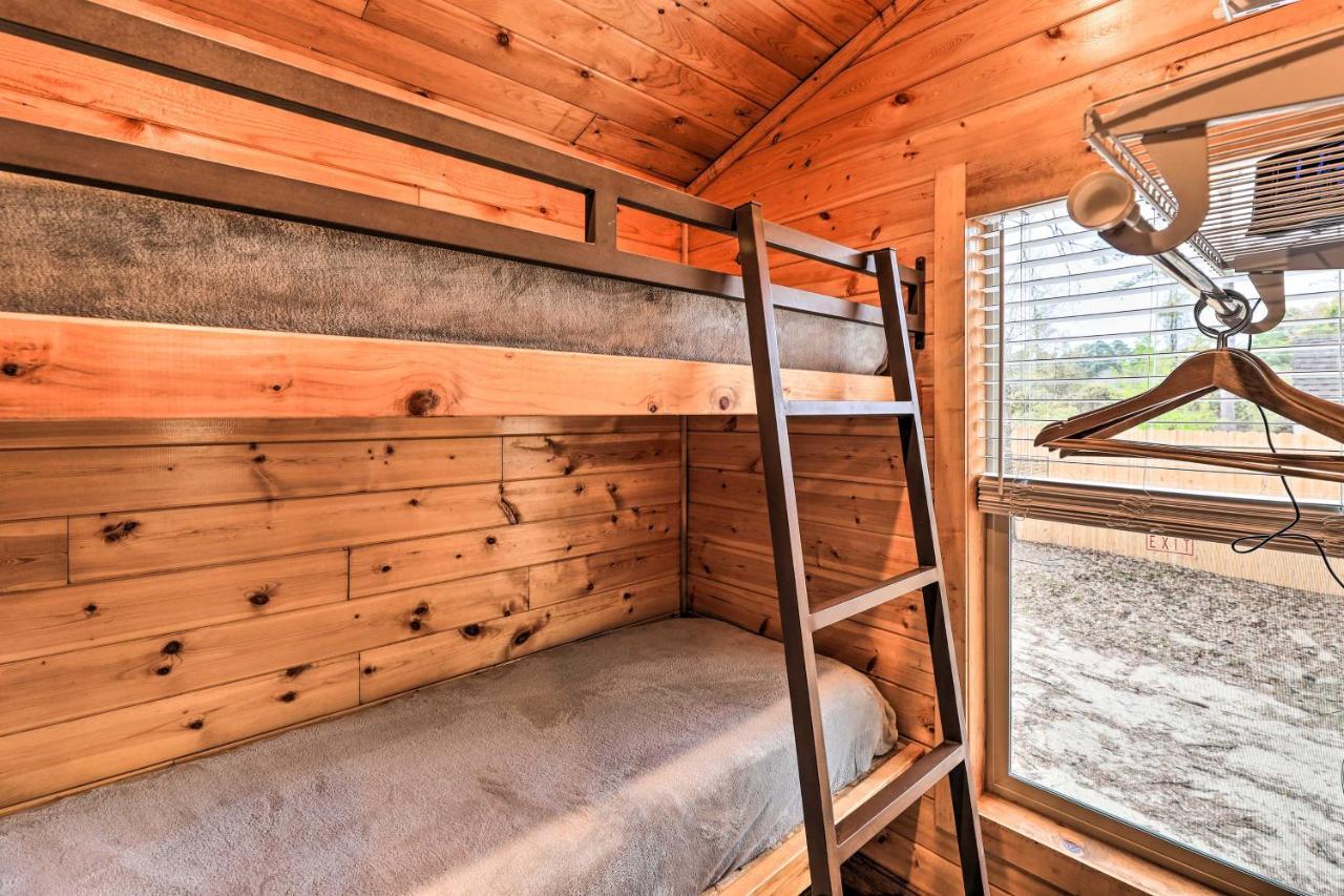 Beautiful New Bern Studio Cabin With Fire Pit! Exterior photo
